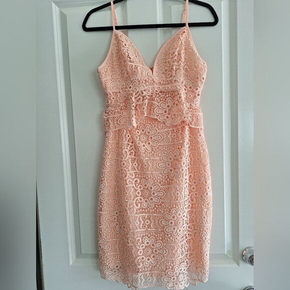 Guess Peach Lace Mini Dress size 4 - Picture 1 of 7